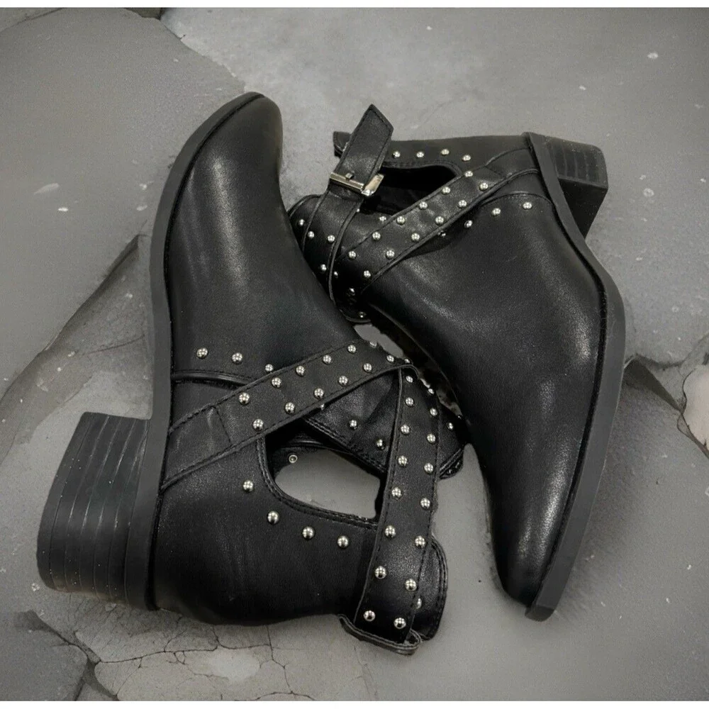 Black Leather Booties Studded, Pointed Toe, Cut Out, Buckle,  Ankle Boots Sz 40